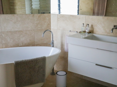 2/7 Pratt Court, Point Lookout 0