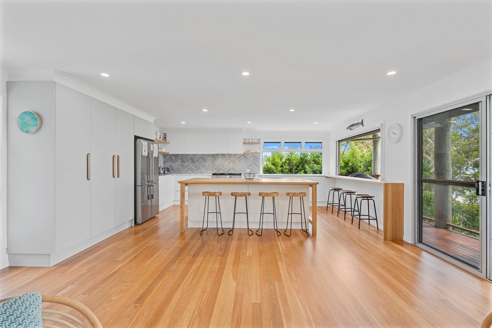 Coastal home accommodation Surf Gums Tramican Street kitchen