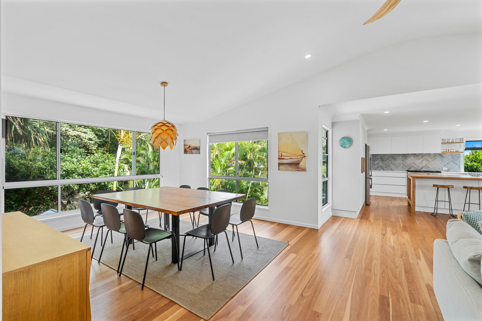 Bright house interior Surf Gums Tramican