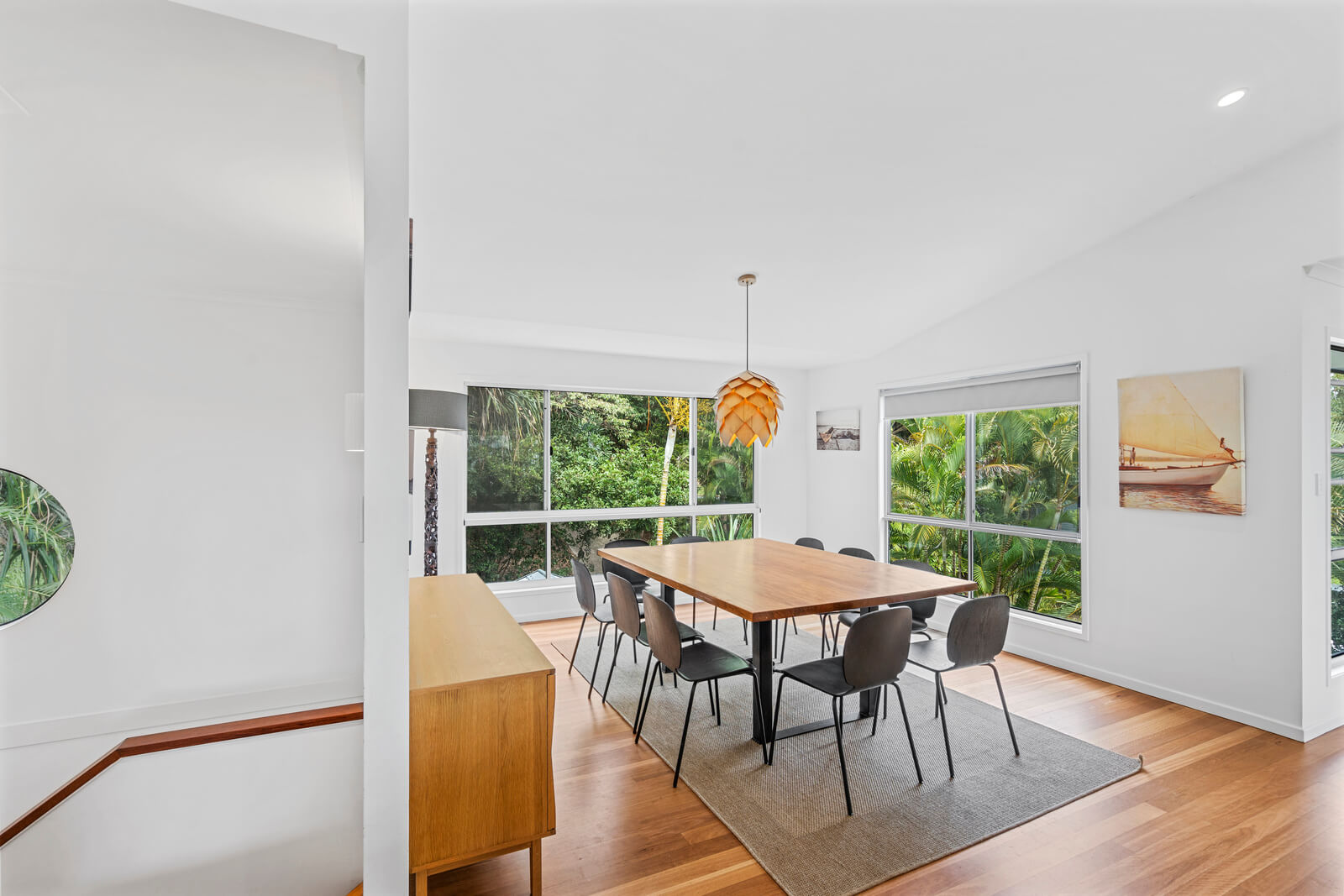 Coastal home accommodation Surf Gums Tramican Street dining room