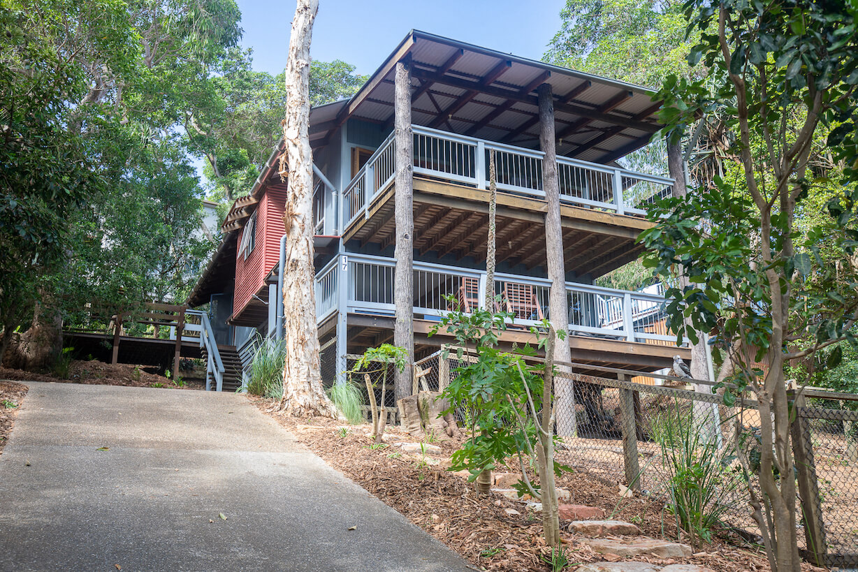 Coastal home accommodation Bethongabel Billa Street exterior
