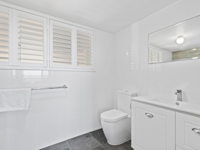 9/1 Samarinda Drive, Point Lookout 0