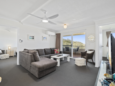 9/1 Samarinda Drive, Point Lookout 0