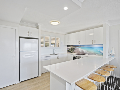 9/1 Samarinda Drive, Point Lookout 0