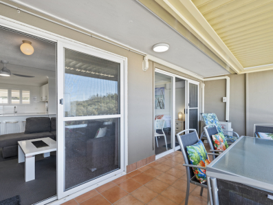 9/1 Samarinda Drive, Point Lookout 0