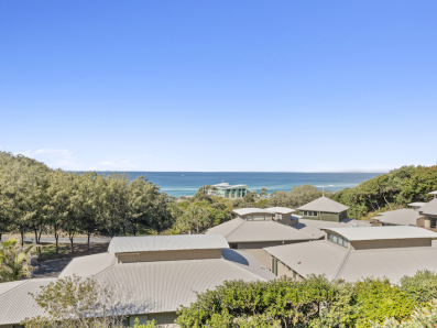9/1 Samarinda Drive, Point Lookout 0