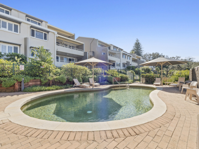 9/1 Samarinda Drive, Point Lookout 0