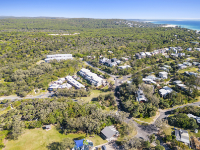 9/1 Samarinda Drive, Point Lookout 0
