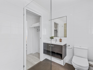 18/1 Samarinda Drive, Point Lookout 0