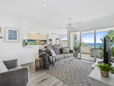 18/1 Samarinda Drive, Point Lookout 0