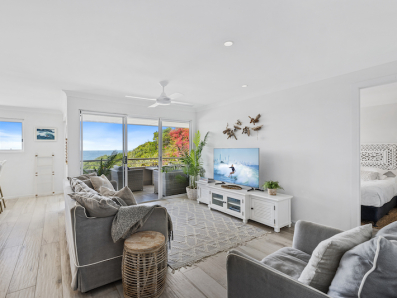 18/1 Samarinda Drive, Point Lookout 0