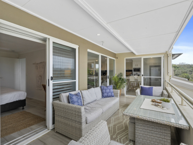 18/1 Samarinda Drive, Point Lookout 0