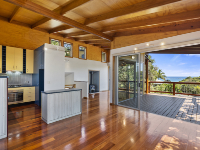 3/35 George Nothling Drive, Point Lookout 0