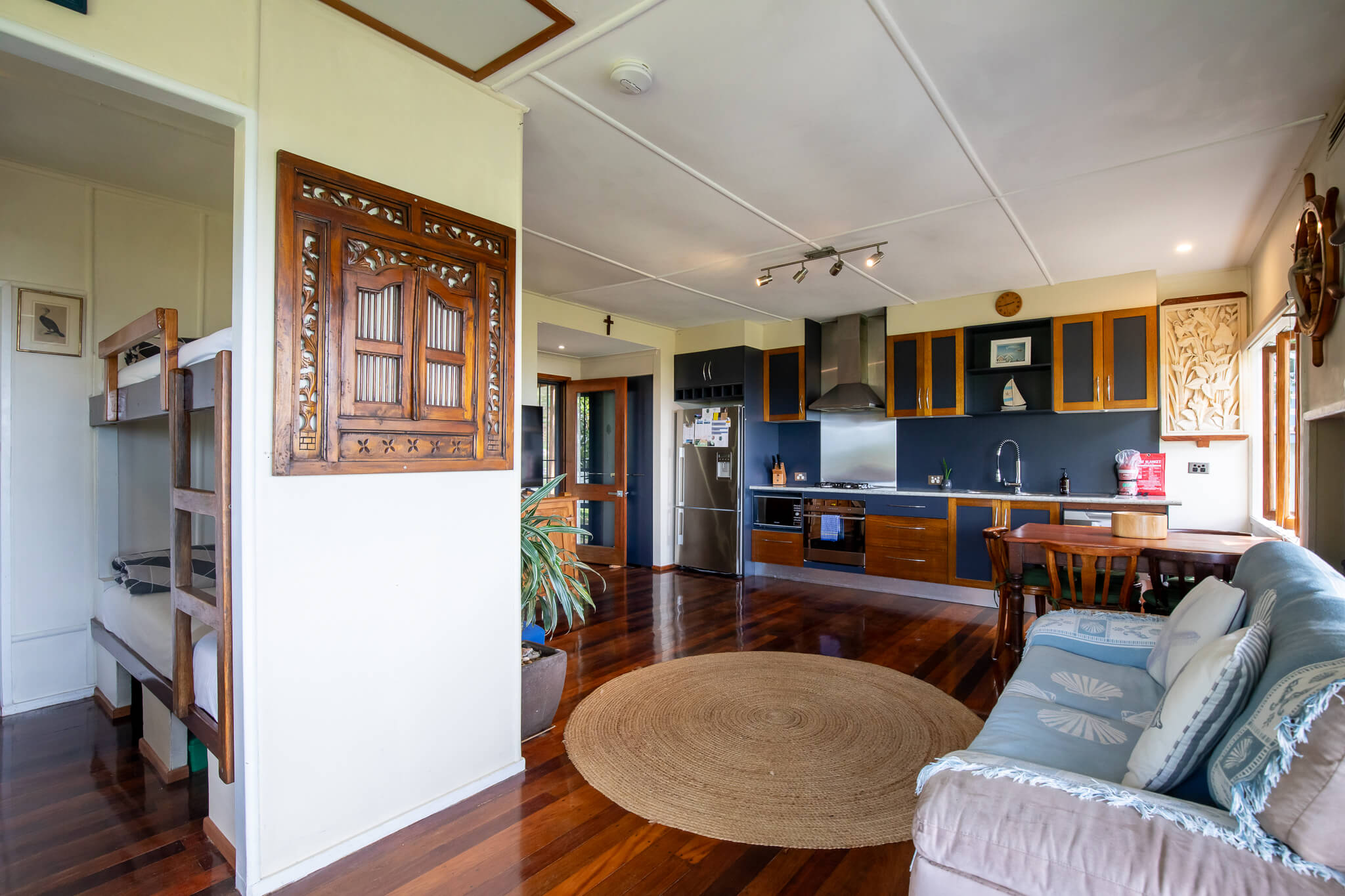 Captain's Cove at Cylinder Beach Kitchen and Living Area
