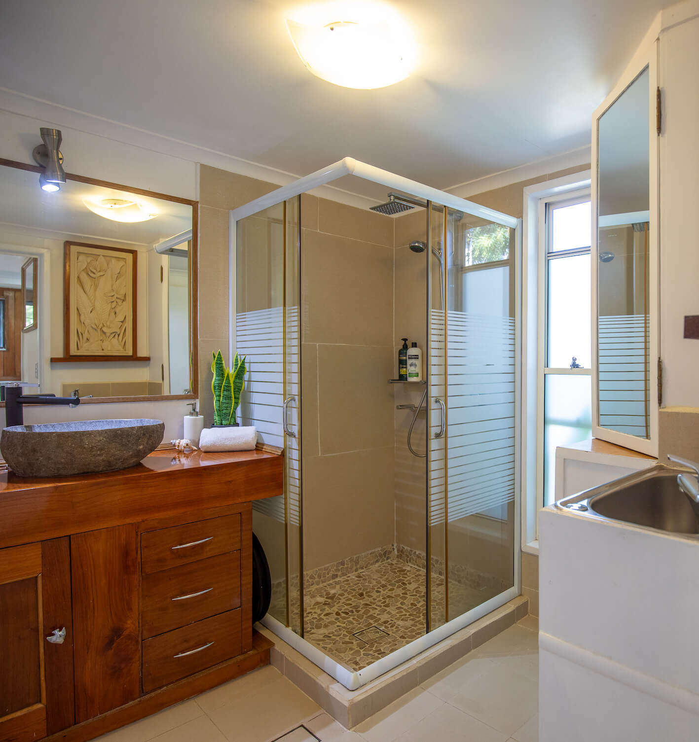 Captain's Cove at Cylinder Beach Bathroom