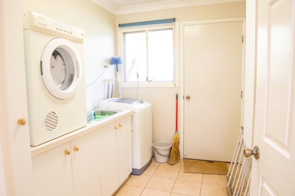 Tramican Laundry room with washer dryer