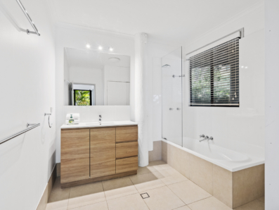 94 Tramican Street, Point Lookout 0