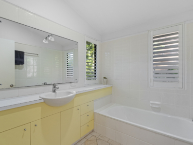 105 Tramican Street, Point Lookout 0