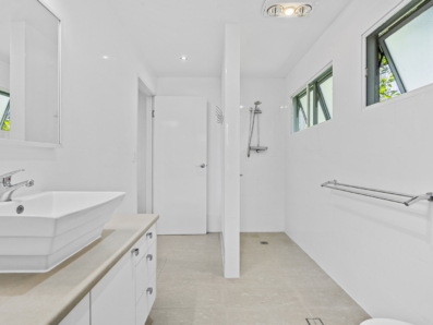 76 Tramican Street, Point Lookout 0