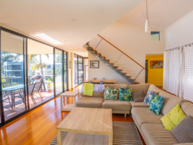 6 Roseby Court, Point Lookout 0