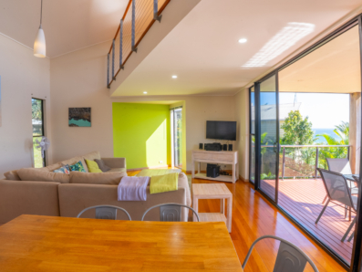 6 Roseby Court, Point Lookout 0