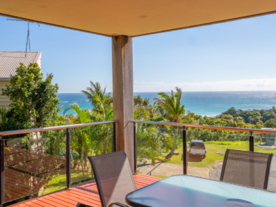 6 Roseby Court, Point Lookout 0