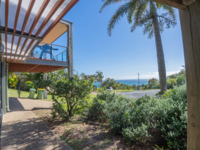 6 Roseby Court, Point Lookout 0