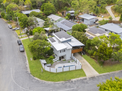 52 Samarinda Drive, Point Lookout 0