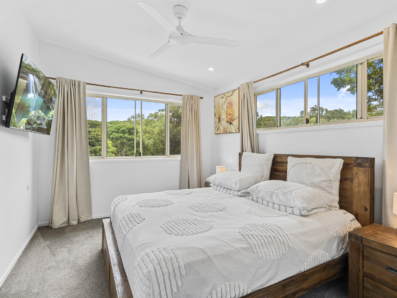 52 Samarinda Drive, Point Lookout 0