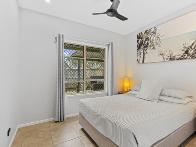 52 Samarinda Drive, Point Lookout 0