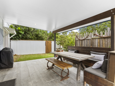 52 Samarinda Drive, Point Lookout 0
