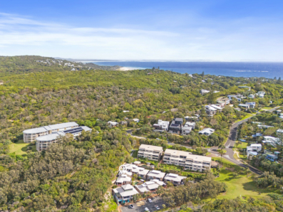 13/4-10 Kennedy Drive, Point Lookout 0