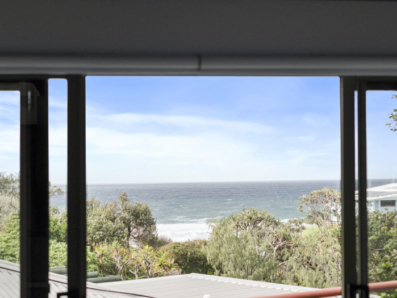 13/4-10 Kennedy Drive, Point Lookout 0