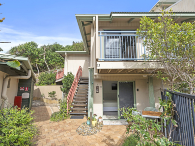 13/4-10 Kennedy Drive, Point Lookout 0
