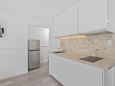 13/4-10 Kennedy Drive, Point Lookout 0