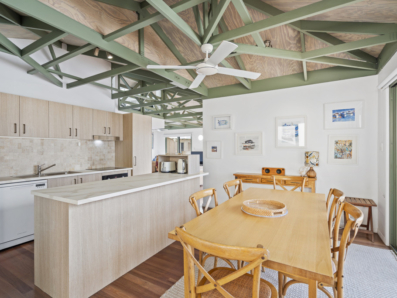 13/4-10 Kennedy Drive, Point Lookout 0
