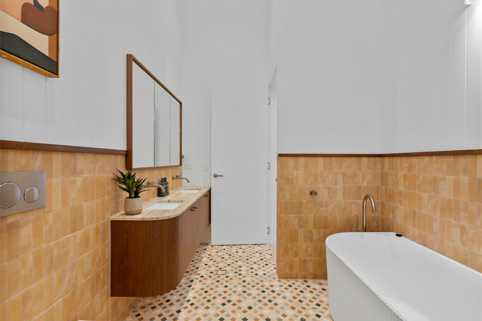 Coastal home accommodation ensuite bathroom North Stradbroke Island
