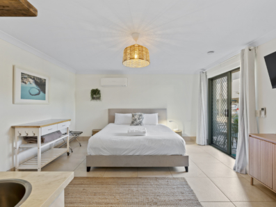 9/4-10 Kennedy Drive, Point Lookout 0